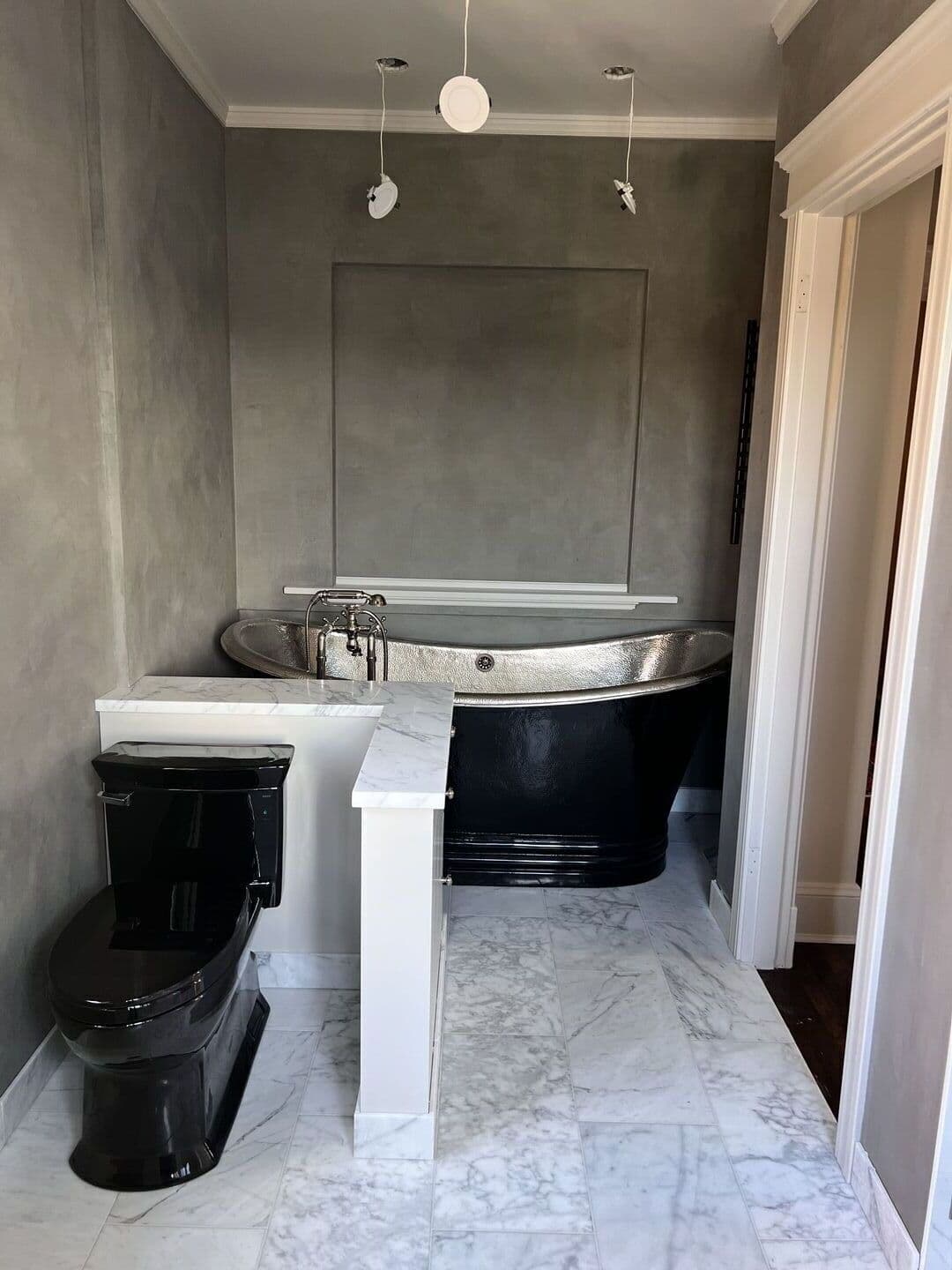 Modern Bathroom — photo 2