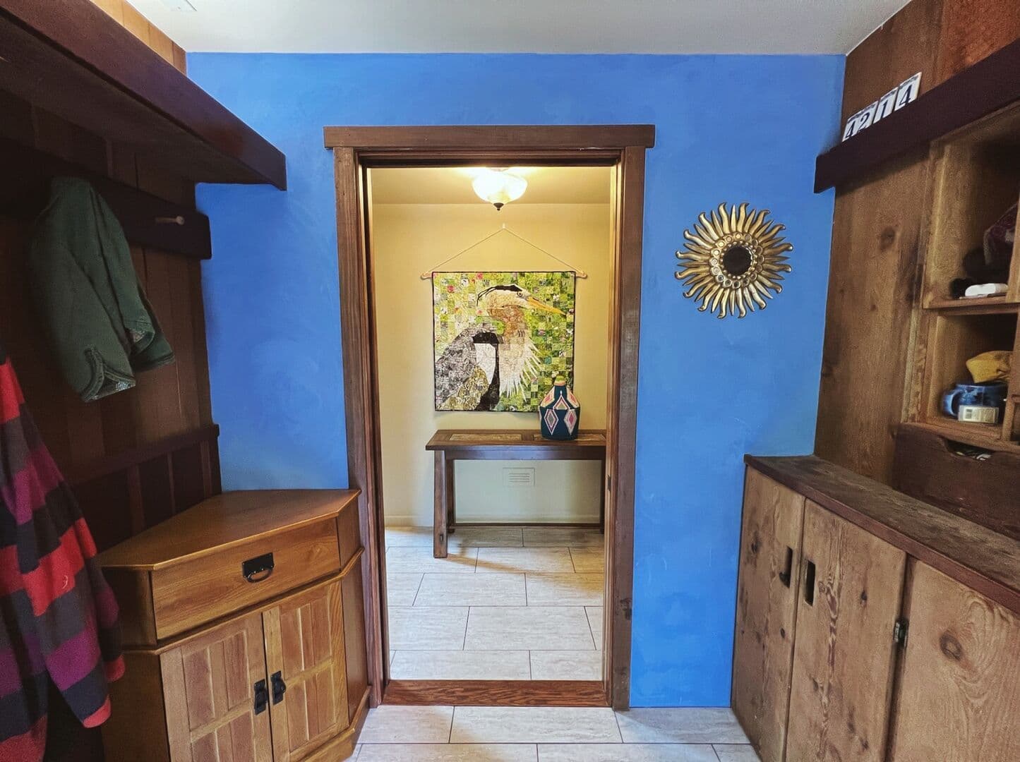 Mudroom Entrance — photo 4