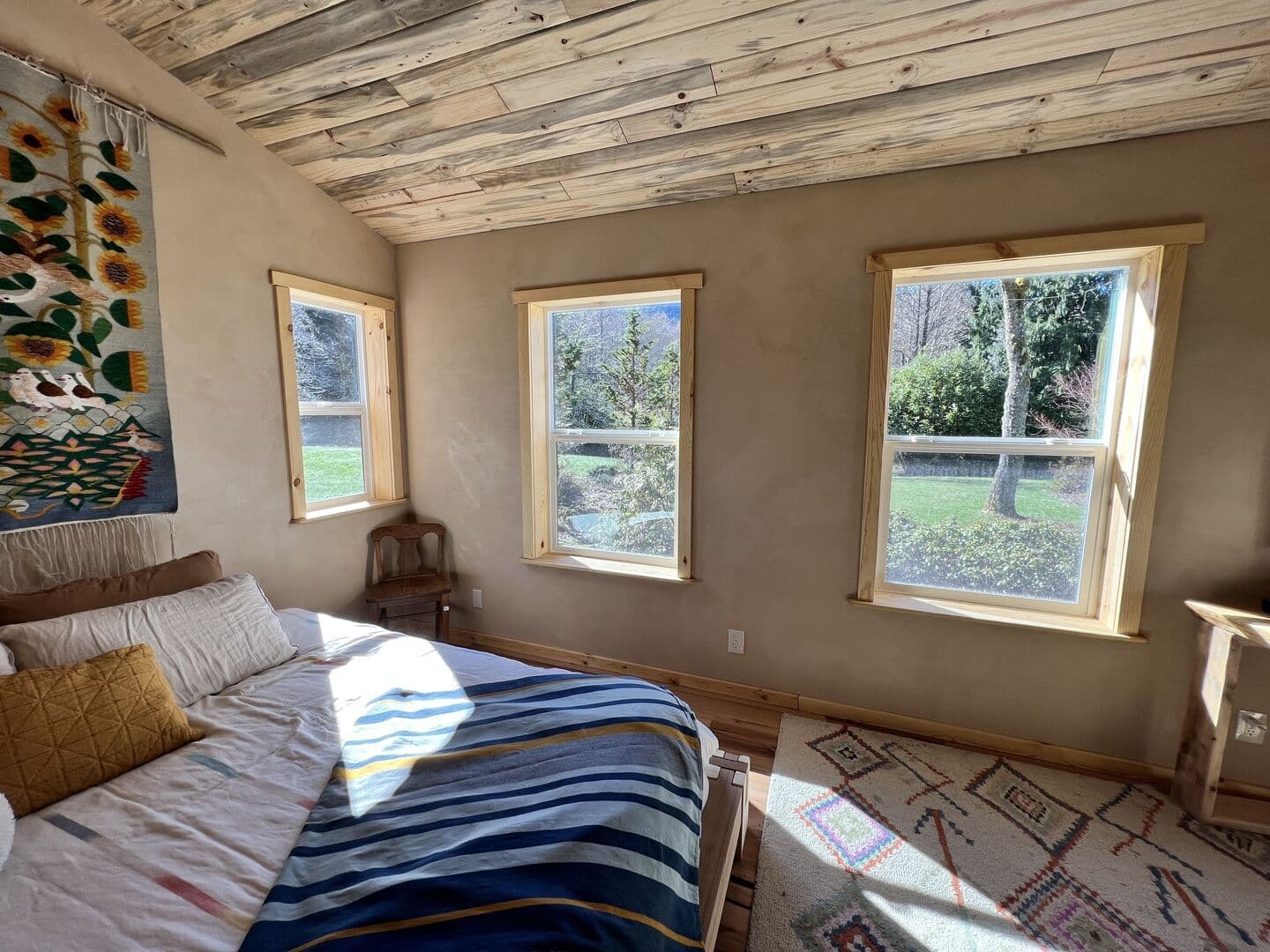 Cabin Bedroom — photo 2