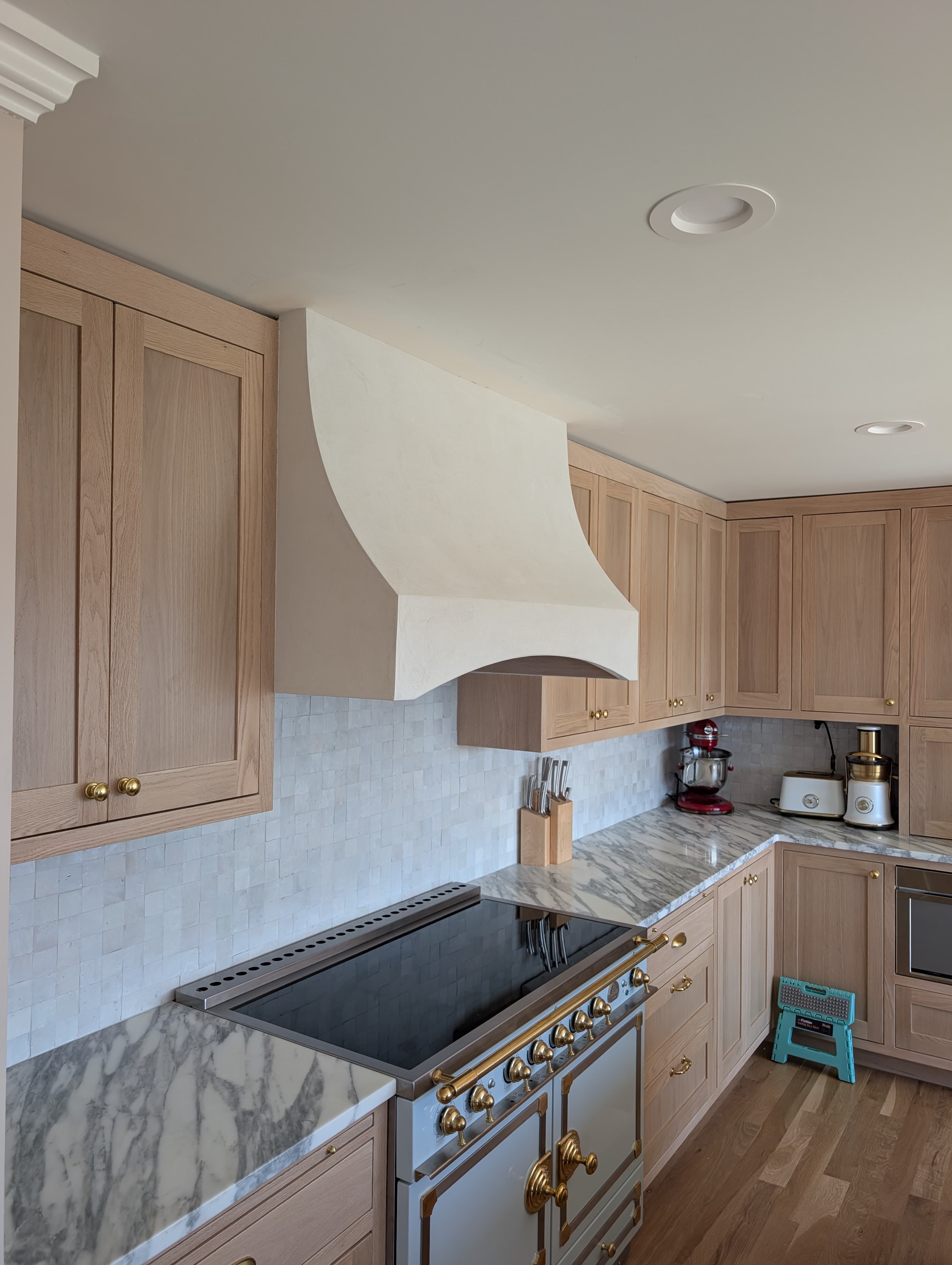 French Country Kitchen Hood — photo 2