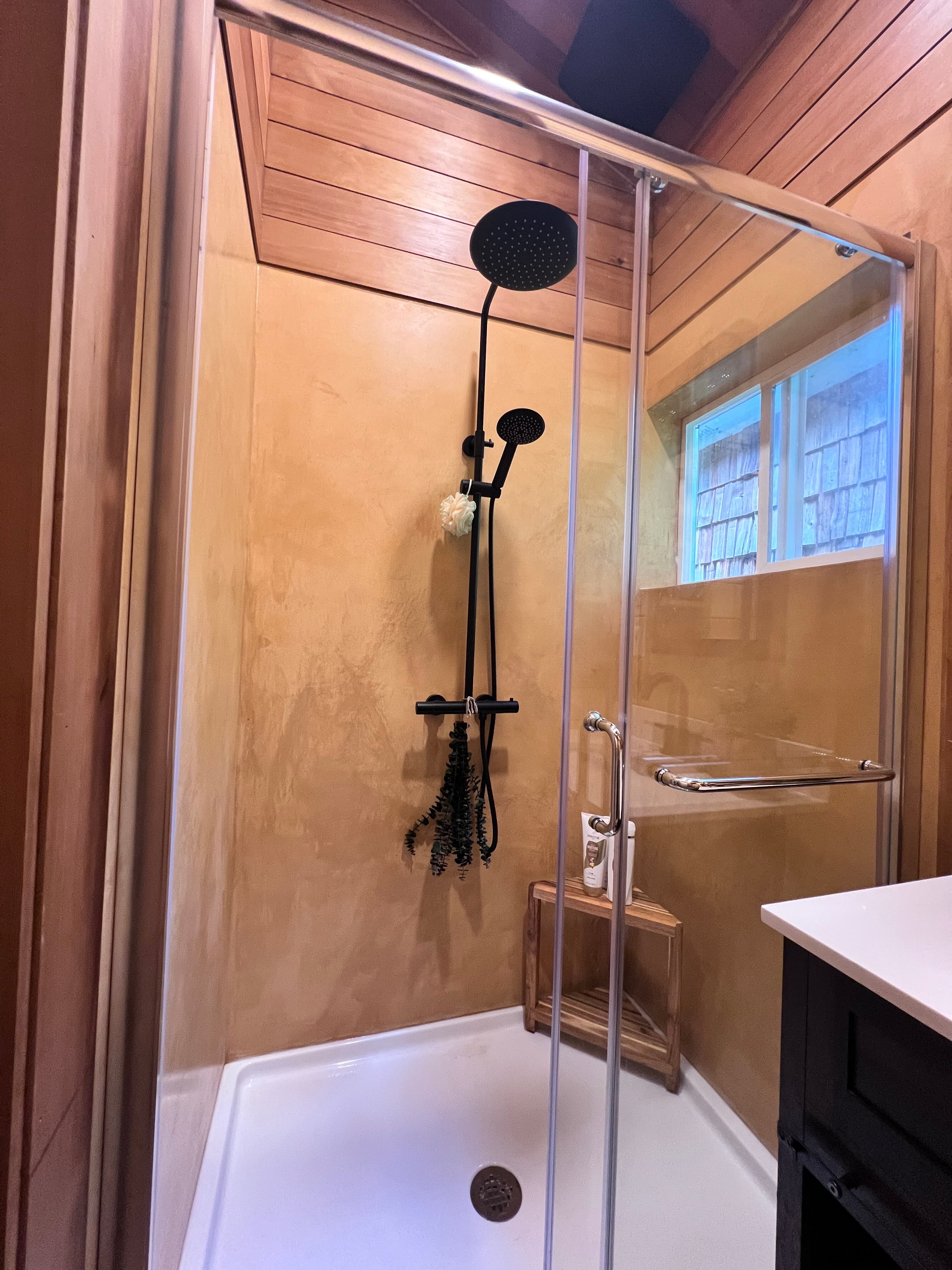 Tadelakt Shower — photo 3